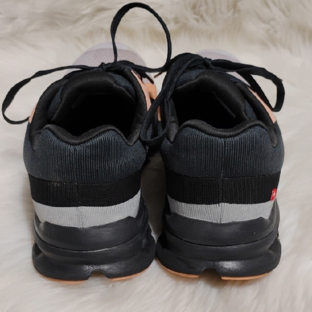 SALE! On Cloud Running Fade Black Peach Sneakers Sz.7 Gently Worn (X1) - Picture 5 of 10